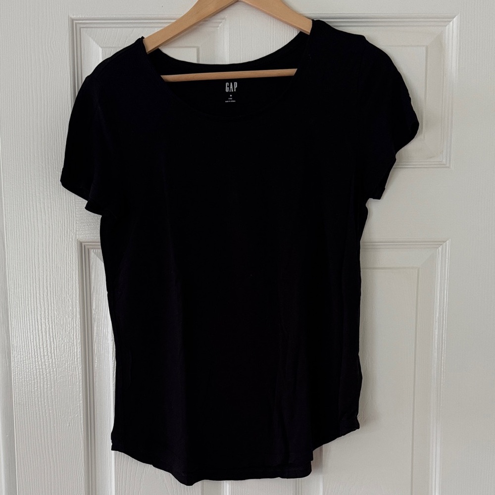 GAP Luxe Women's Short Sleeve Black Tee